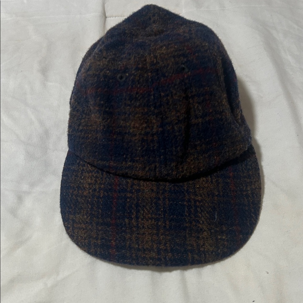 Gap Stylish Plaid Cap